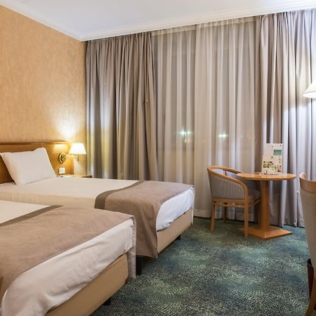 Holiday Inn Skopje By Ihg Exterior photo