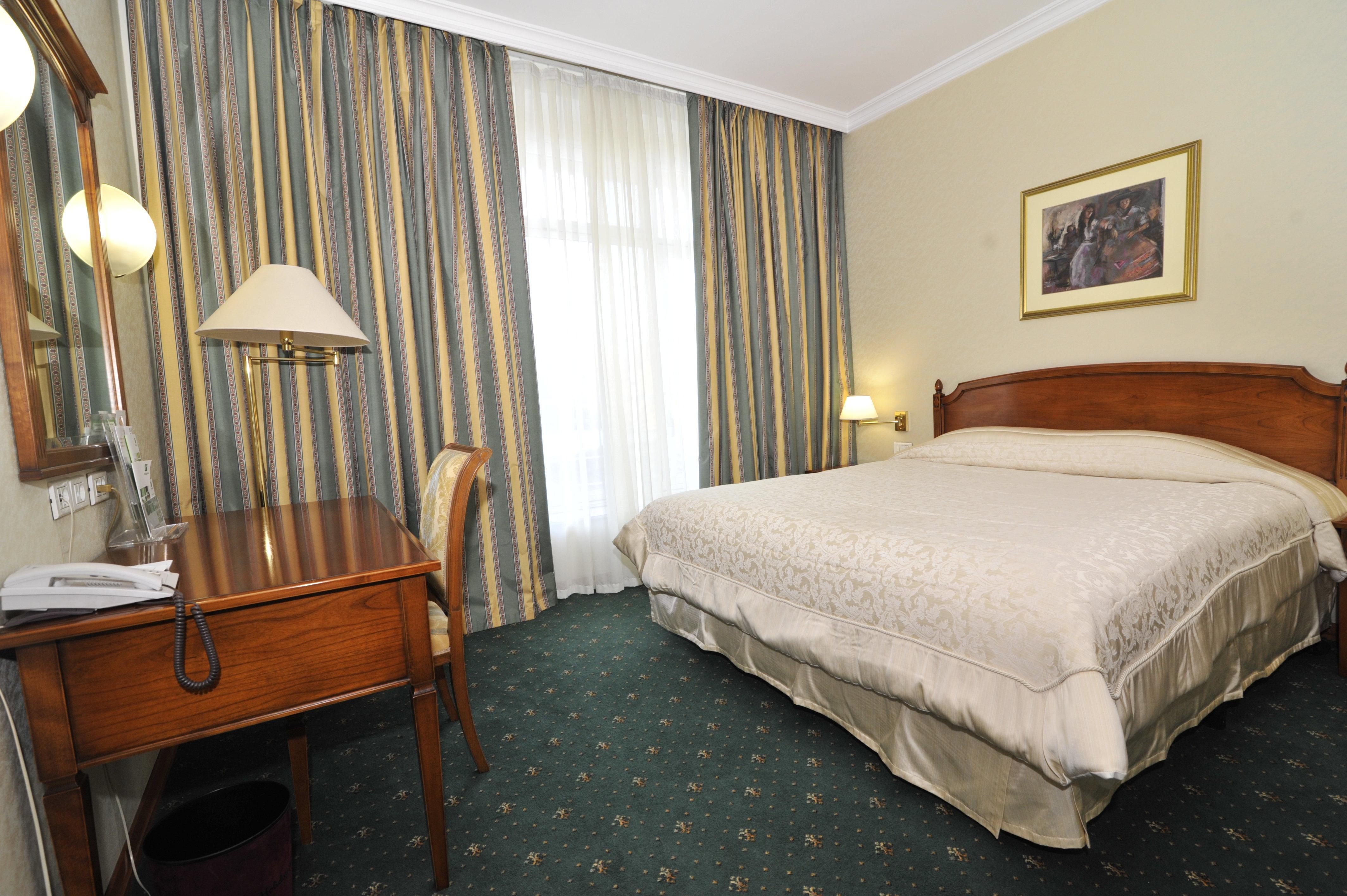 Holiday Inn Skopje By Ihg Exterior photo