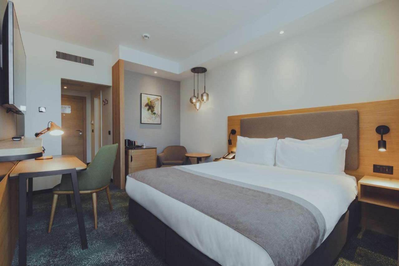 Holiday Inn Skopje By Ihg Exterior photo
